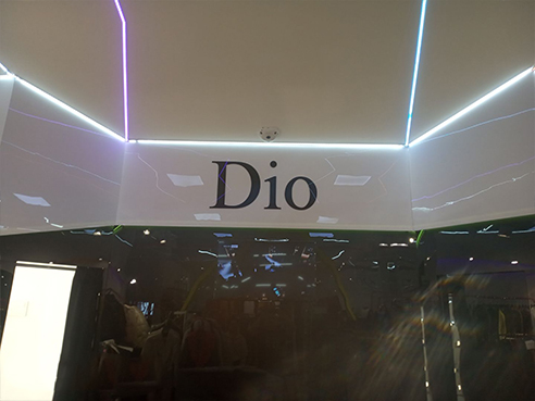 Интерьерная вывеска для магазина премиальной одежды "DIO"
