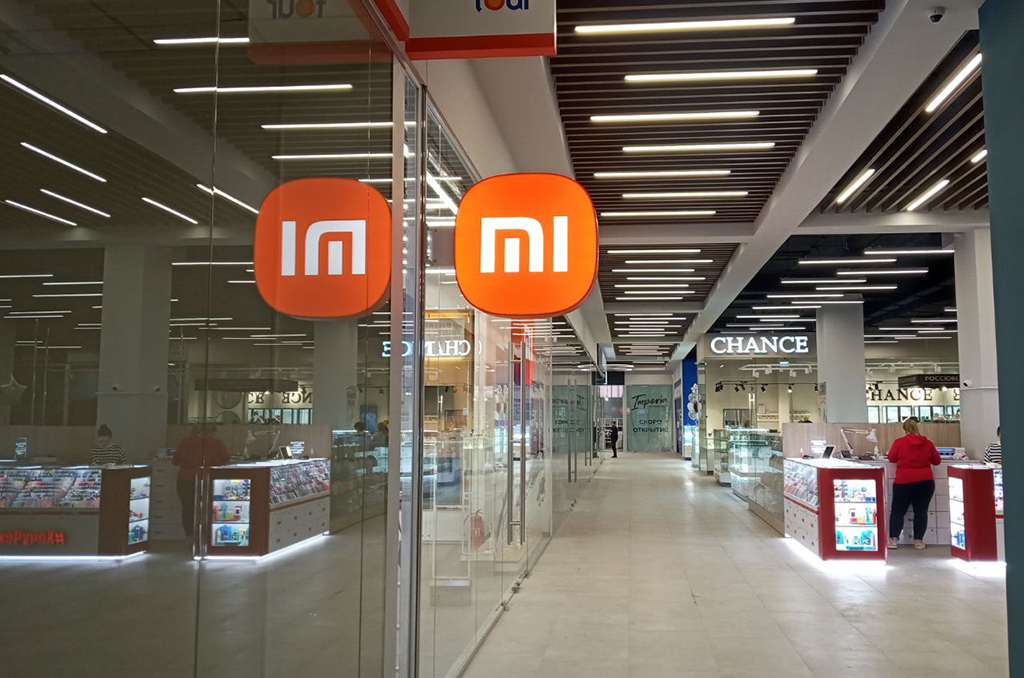 Панель-кронштейн для магазина электроники "Xiaomi" 3