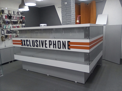 Псевдообъемные буквы на ресепшн для магазина электроники "Exclusive Phone"